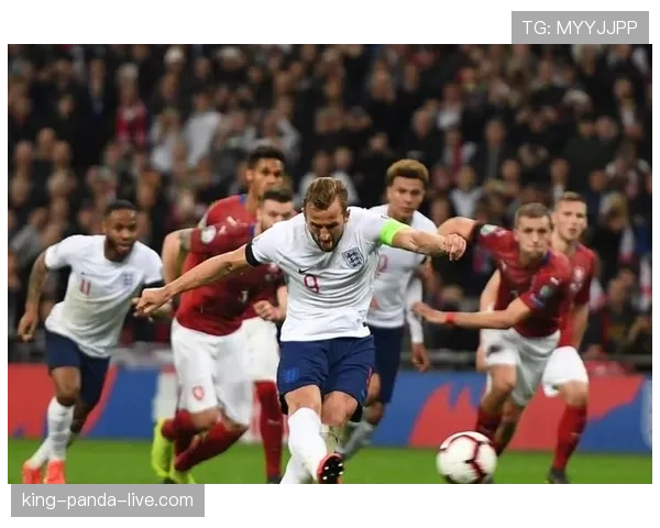 凯恩高位逼抢如何撕裂防线并提升射门效率