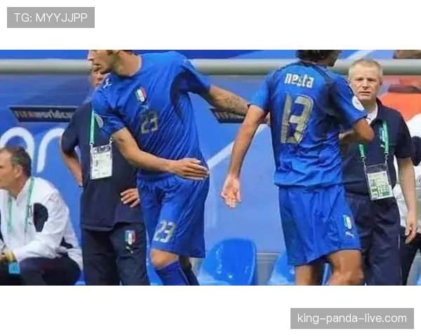 内斯塔与马蒂厄如何在防线结构中形成分散链路趋势