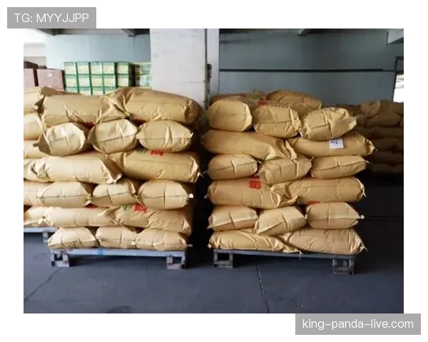 昌雅妮家的冰箱里塞满了蛋白粉，连饮料都得按克称着喝